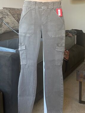 SPANX Stretch Twill Ankle Cargo Pants in Desert Dune NWT